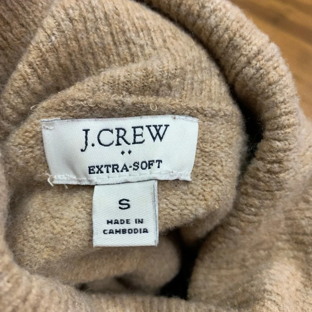 J.Crew Extra-Soft Turtleneck Sweater Womens Size Small Tunic Side Slits‎ Beige